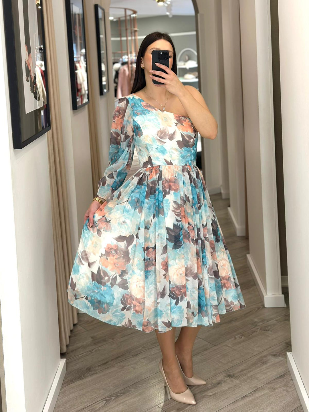 VESTIDO MIDI ESTAMPADO ASSIMÉTRICO COM MANGA UNILATERAL PONTO CHIC