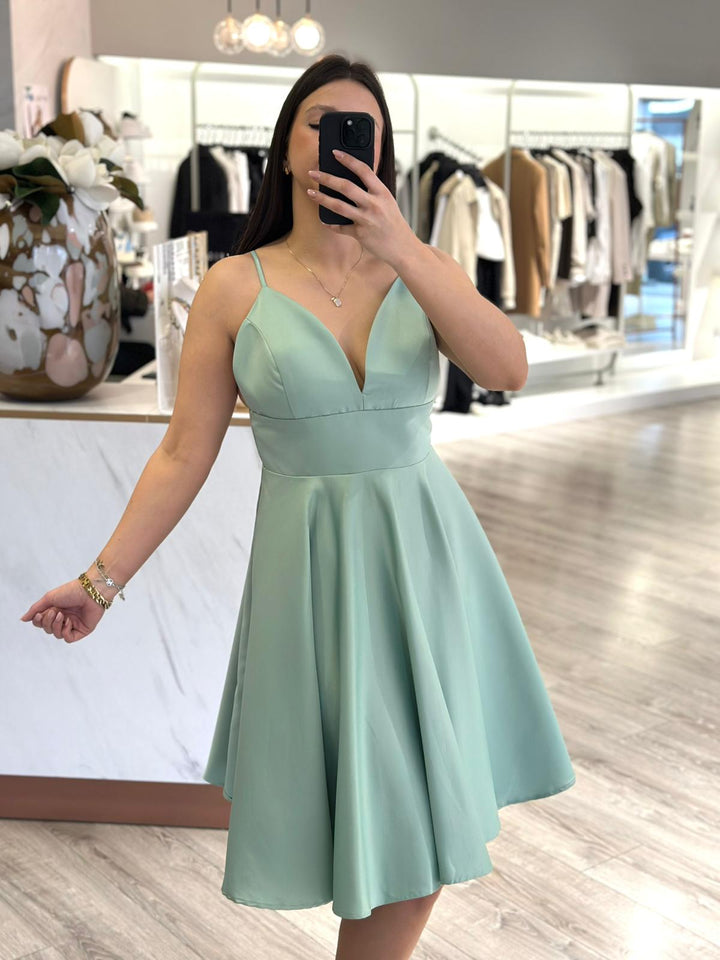 VESTIDO CURTO VERDE ÁGUA COM DECOTE EM V PONTO CHIC