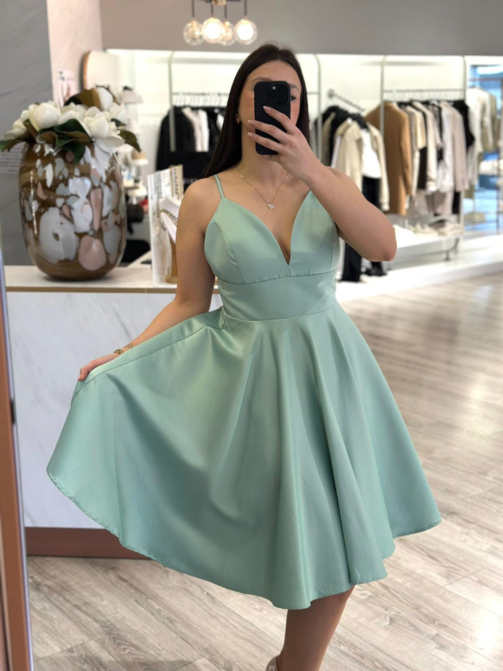 VESTIDO CURTO VERDE ÁGUA COM DECOTE EM V PONTO CHIC
