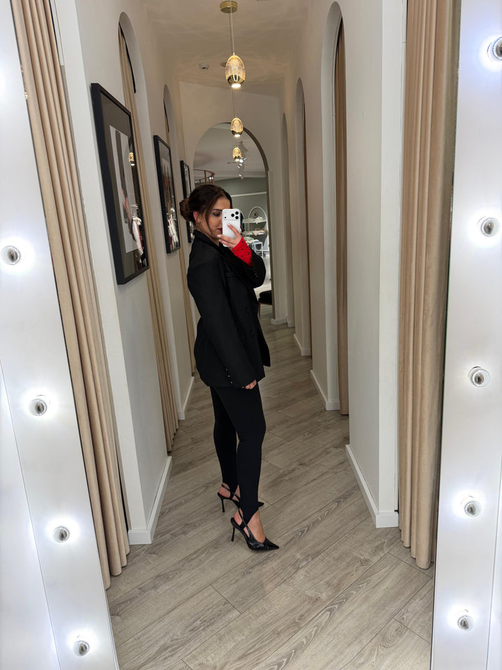 LEGGING PRETA COM PRESILHA NO PÉ PONTO CHIC