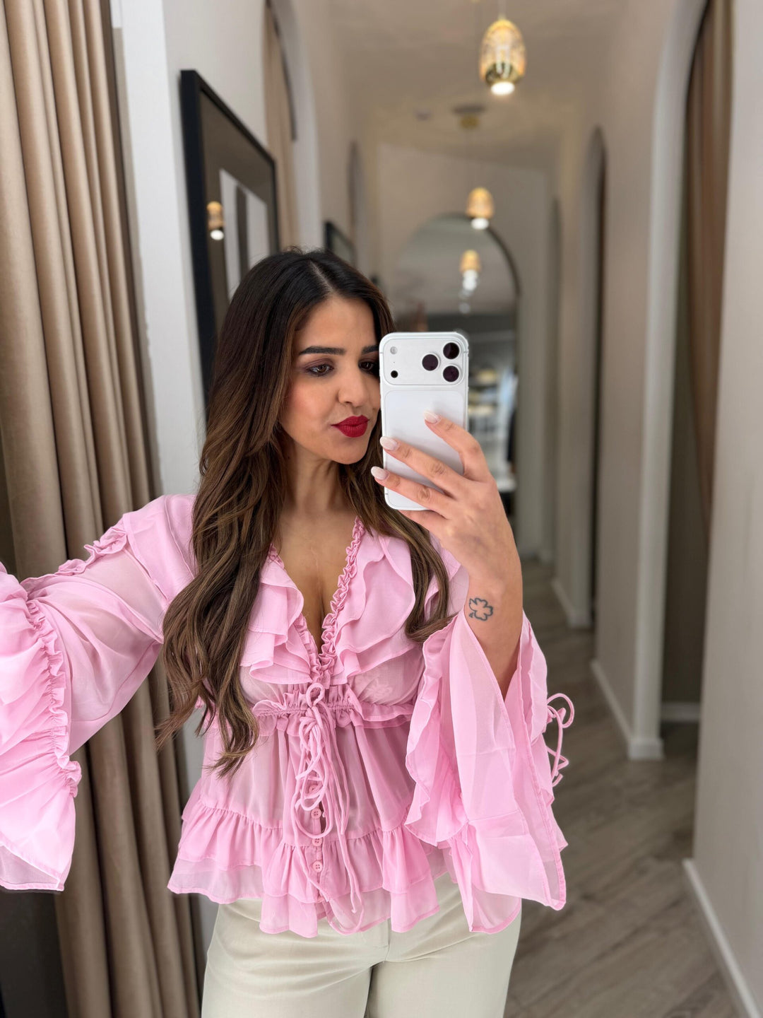 BLUSA ROSA COM FOLHOS PONTO CHIC