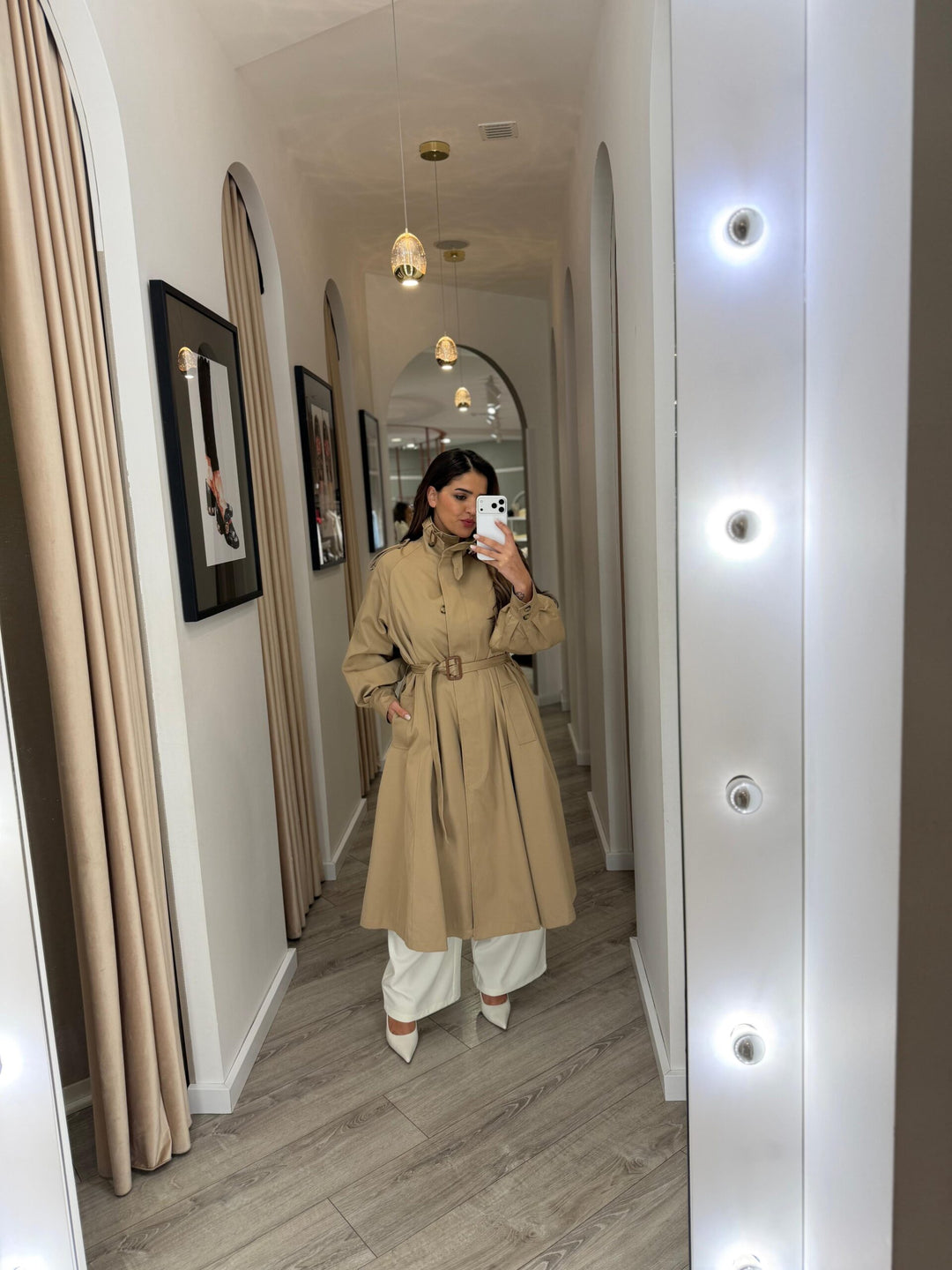 TRENCH COAT BEGE COM CINTO PONTO CHIC