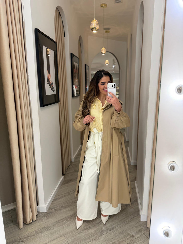 TRENCH COAT BEGE COM CINTO PONTO CHIC