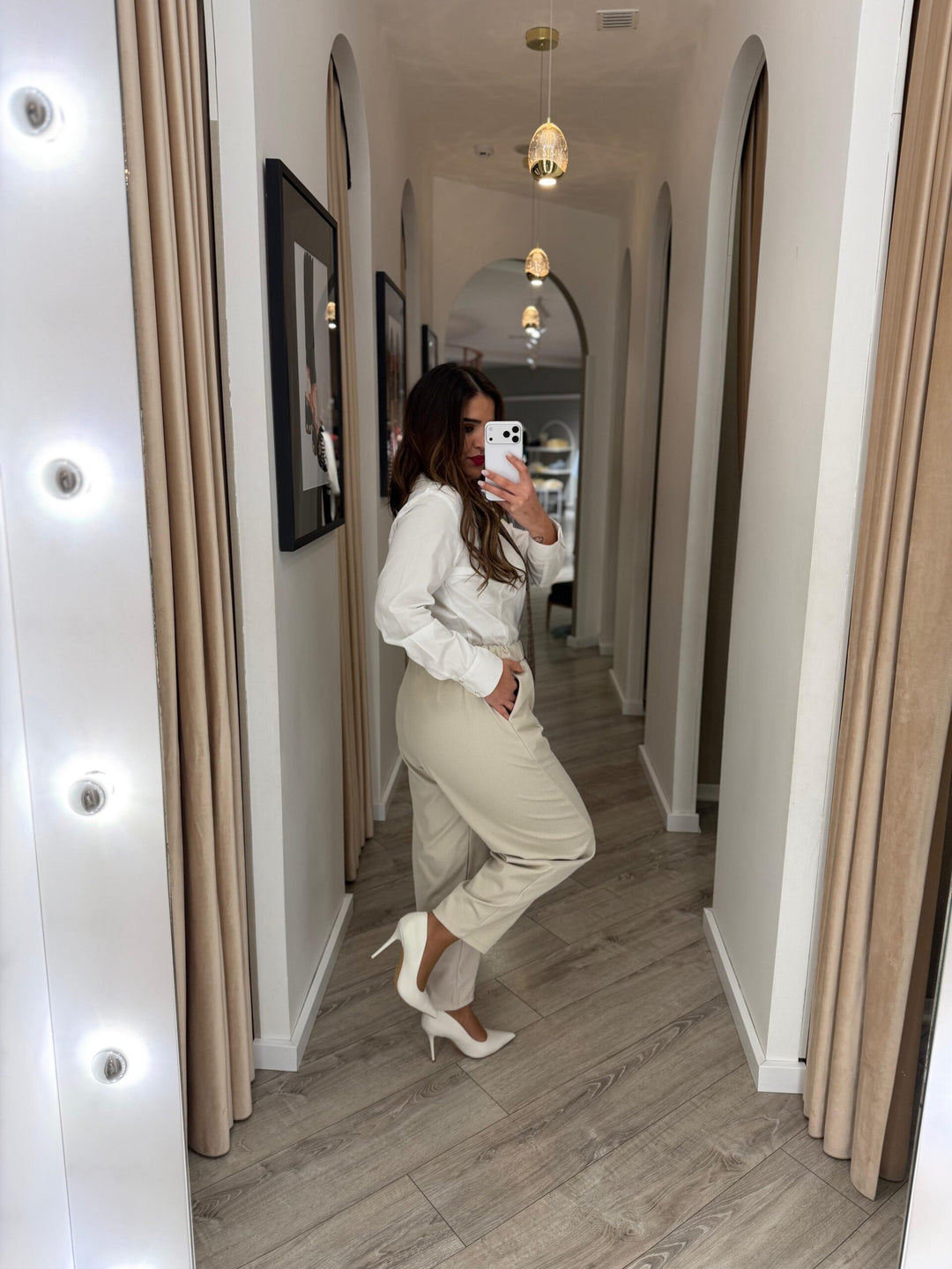 CALÇA FLUIDA TEXTURADA BEGE CLARO PONTO CHIC