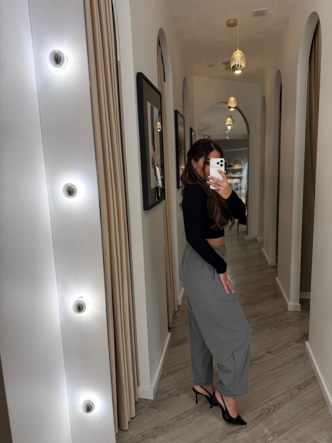 CALÇA FLUIDA TEXTURADA CINZA PONTO CHIC