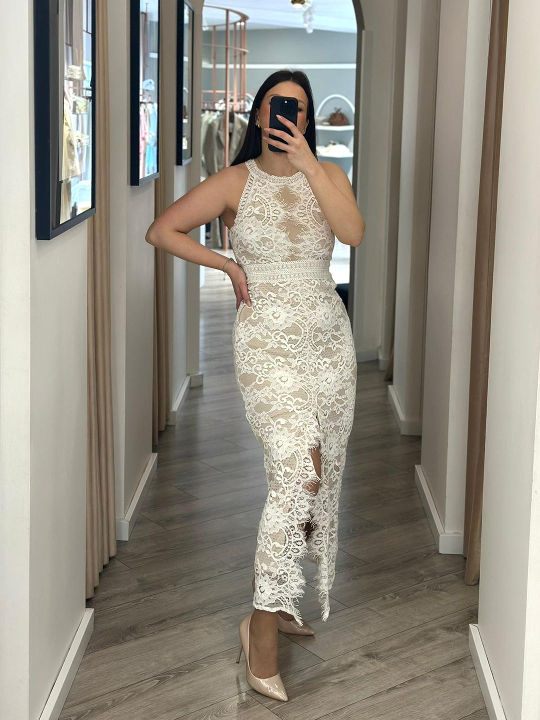 VESTIDO COMPRIDO EM RENDA BRANCO PONTO CHIC