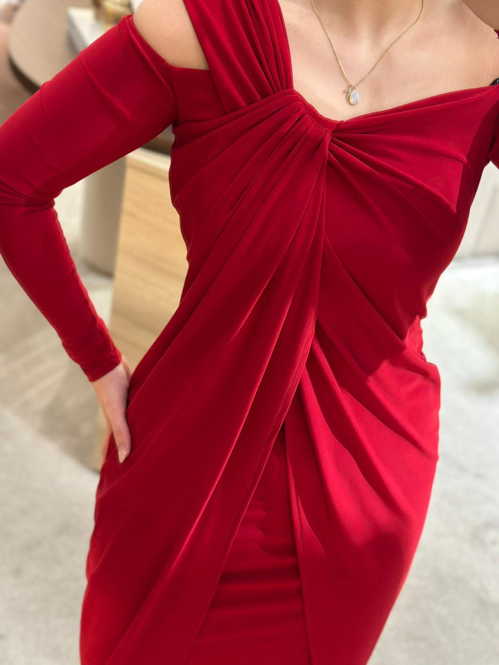 VESTIDO MIDI VERMELHO COM DRAPEADO FRONTAL PONTO CHIC
