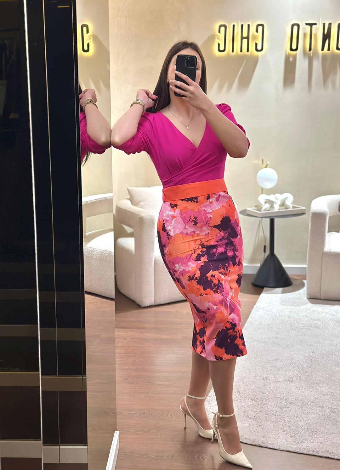 VESTIDO MIDI BICOLOR COM ESTAMPADO ARTÍSTICO PONTO CHIC