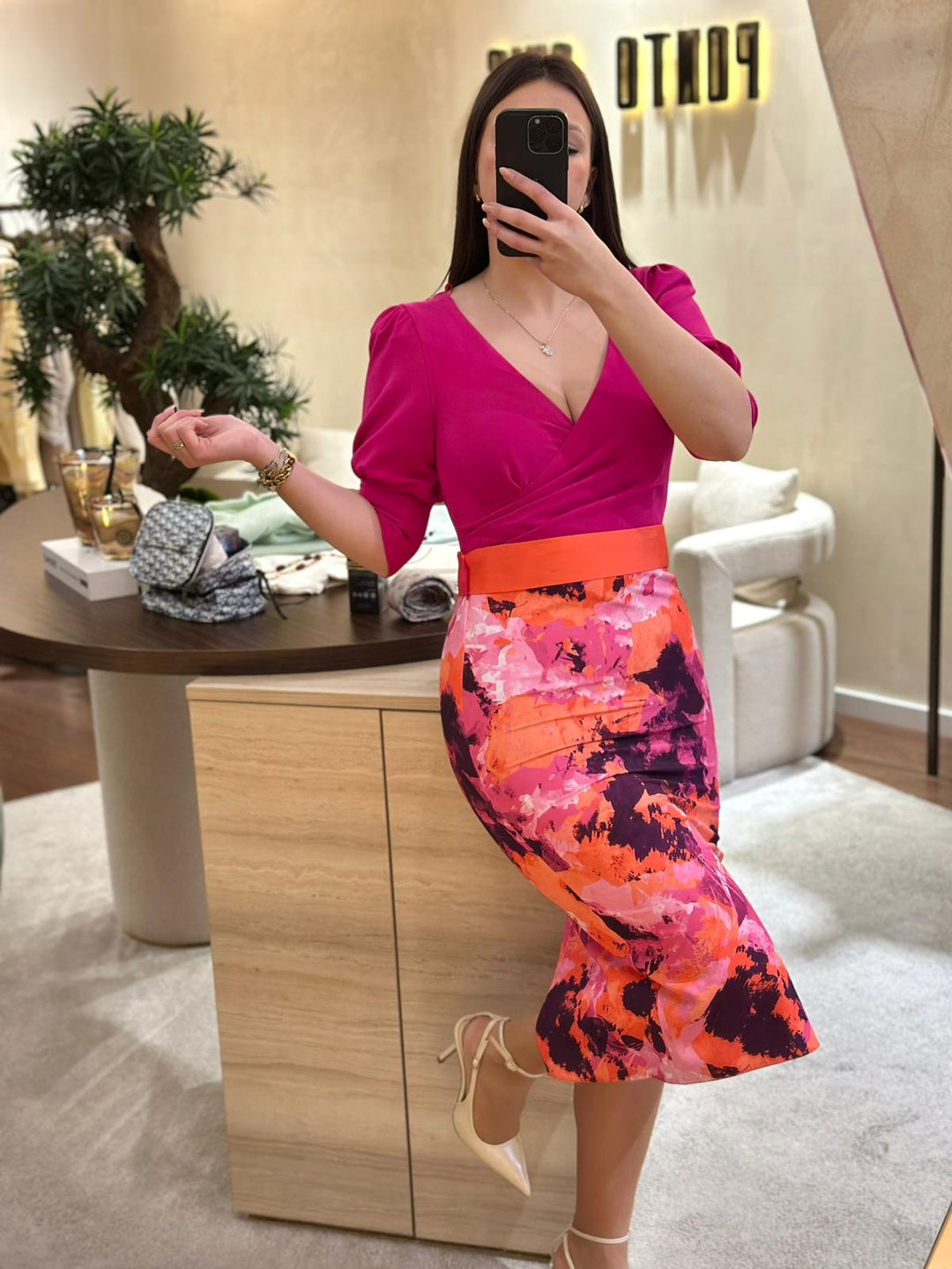 VESTIDO MIDI BICOLOR COM ESTAMPADO ARTÍSTICO PONTO CHIC