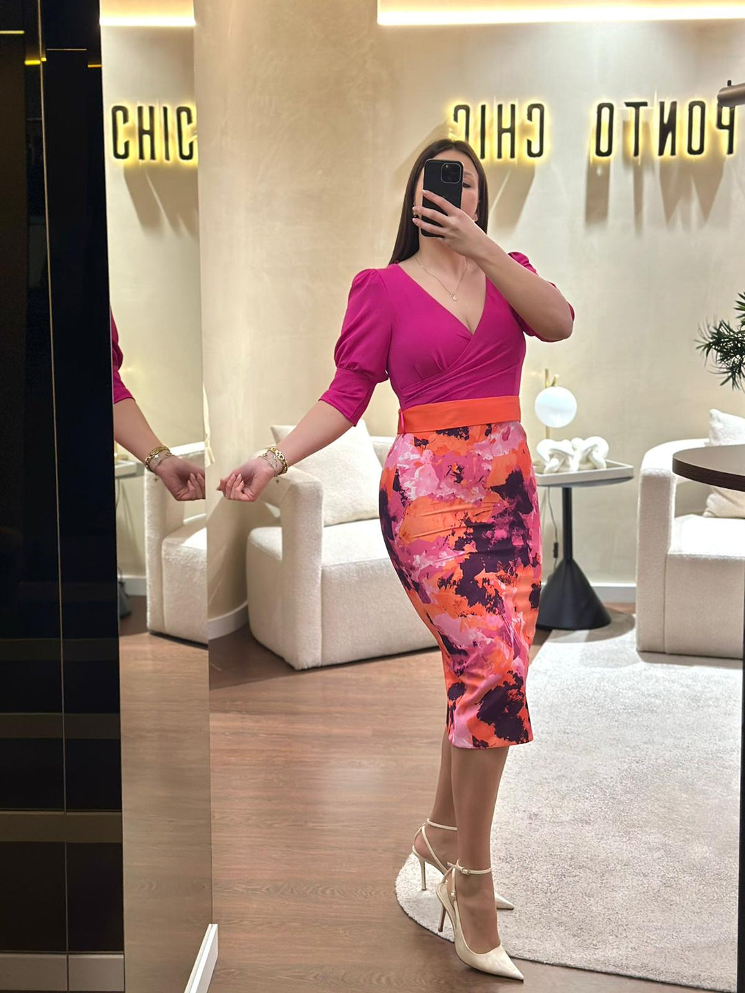 VESTIDO MIDI BICOLOR COM ESTAMPADO ARTÍSTICO PONTO CHIC