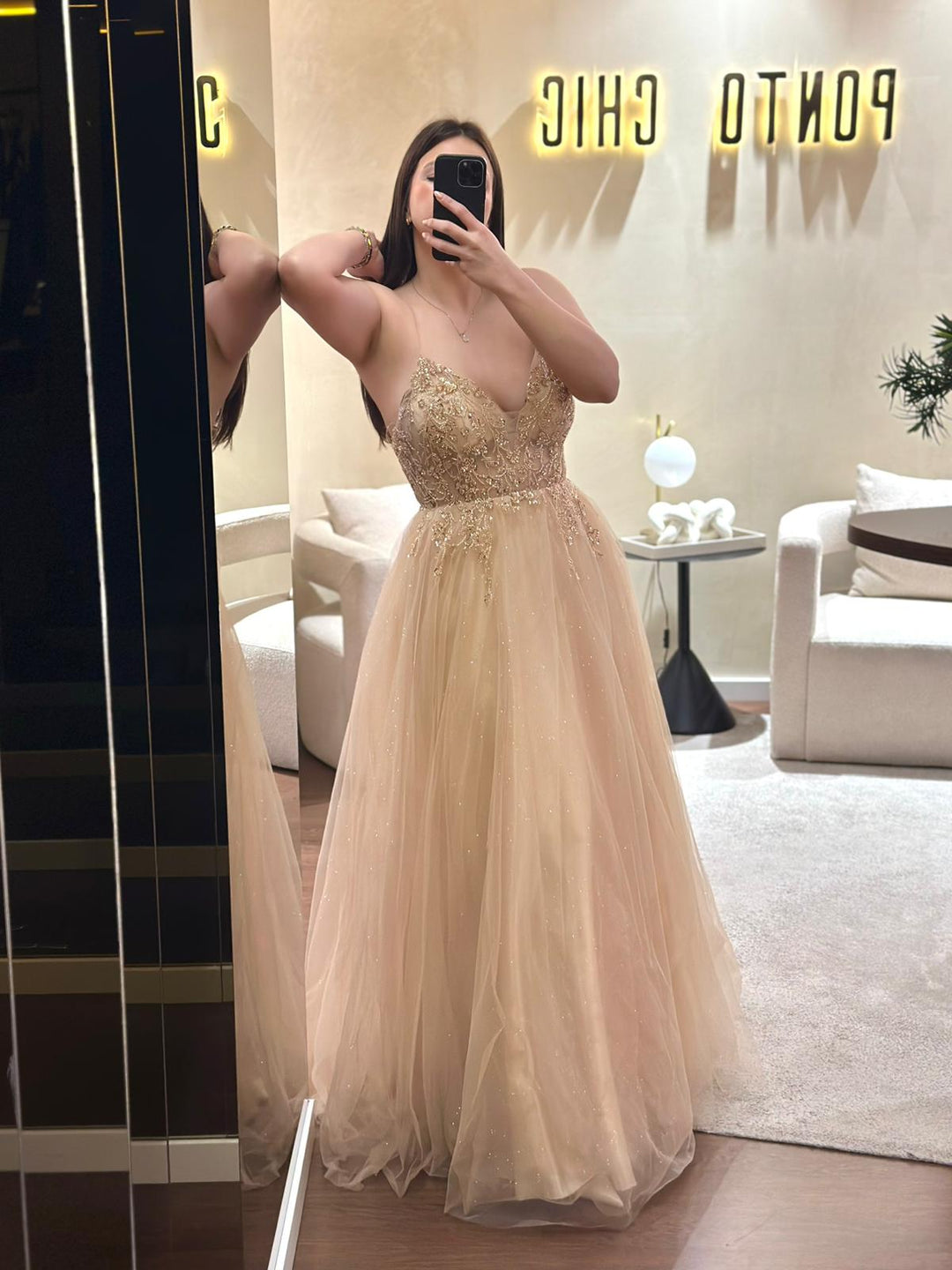 VESTIDO LONGO CHAMPANHE BORDADO COM TULE PONTO CHIC
