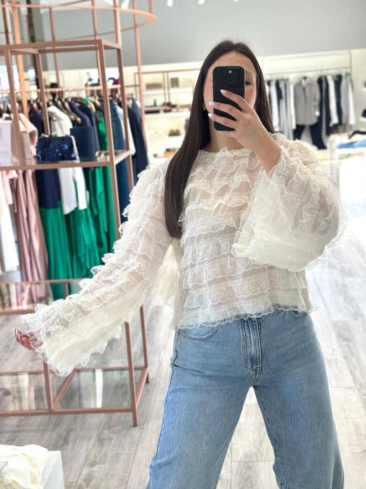 BLUSA CREME DE RENDA PONTO CHIC