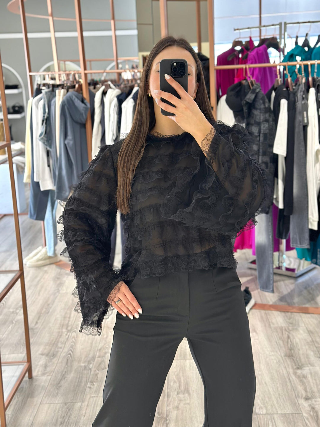 BLUSA PRETA DE RENDA PONTO CHIC