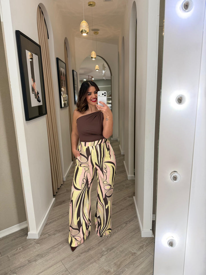 CALÇA FLUIDA ESTAMPADA ROSA E AMARELO LANÇA PERFUME