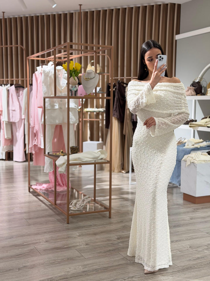 VESTIDO COMPRIDO BEGE EM RENDA COM DRAPEADO PONTO CHIC