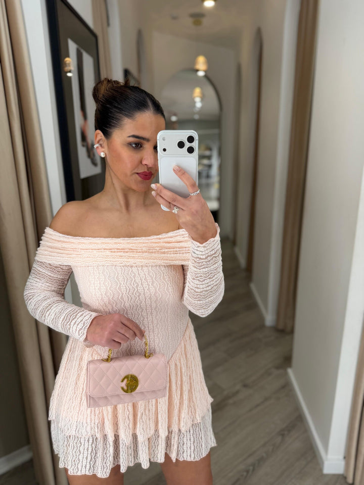 VESTIDO ROSA CLARO EM RENDA PONTO CHIC