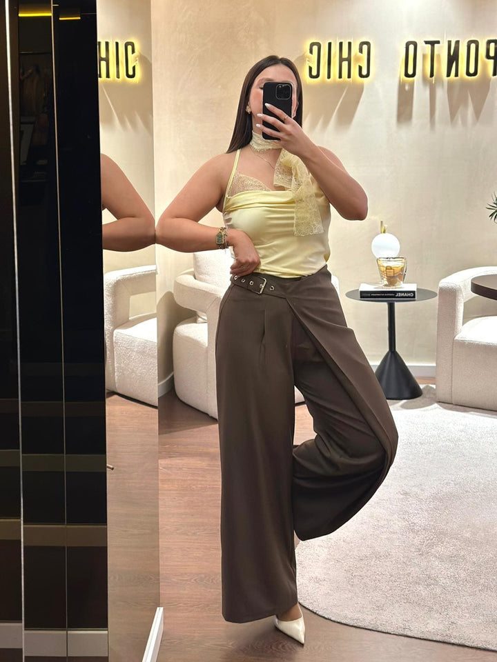 TOP AMARELO ACETINADO COM DETALHE CHOKER EM RENDA PONTO CHIC
