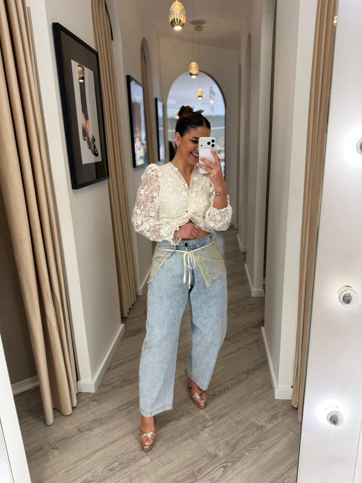 TOP EM RENDA BRANCO COM ENTRELACE PONTO CHIC