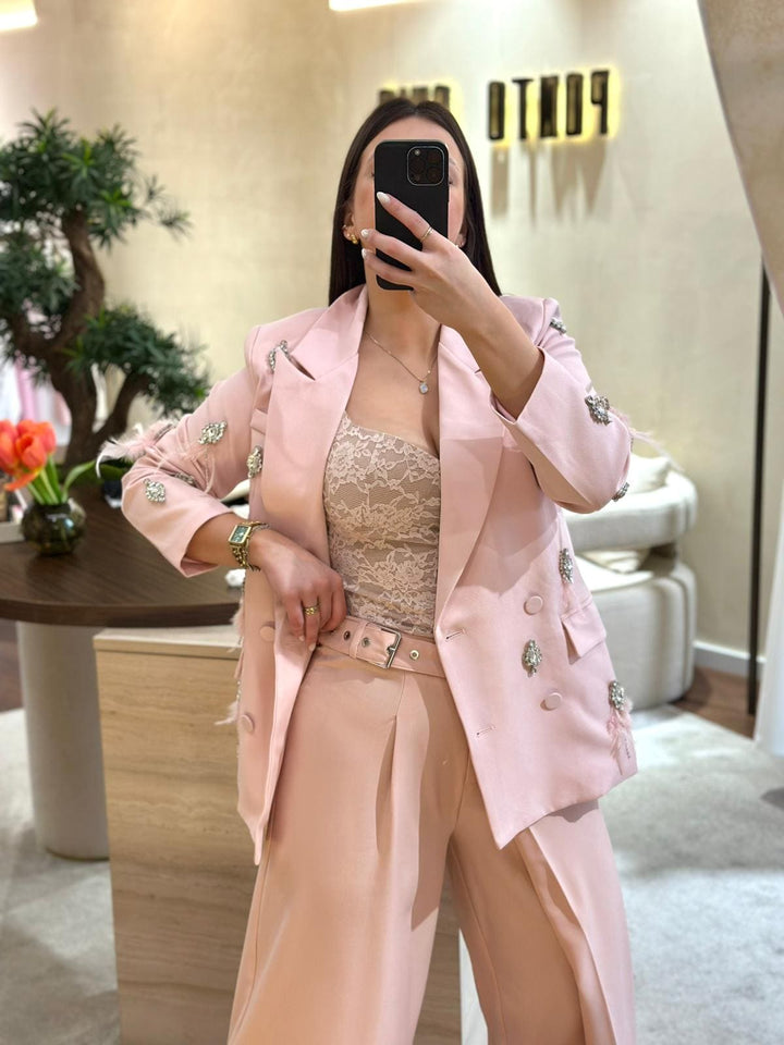 BLAZER ROSA COM APLICAÇÕES BRILHANTES PONTO CHIC