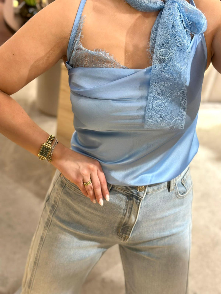 TOP AZUL ACETINADO COM DETALHE CHOKER EM RENDA PONTO CHIC