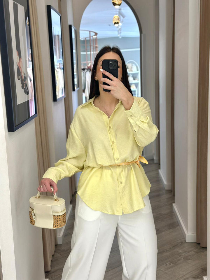 CAMISA AMARELO SUAVE COM LENÇO PONTO CHIC