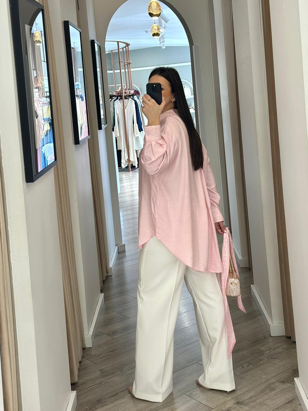 CAMISA ROSA SUAVE COM LENÇO PONTO CHIC