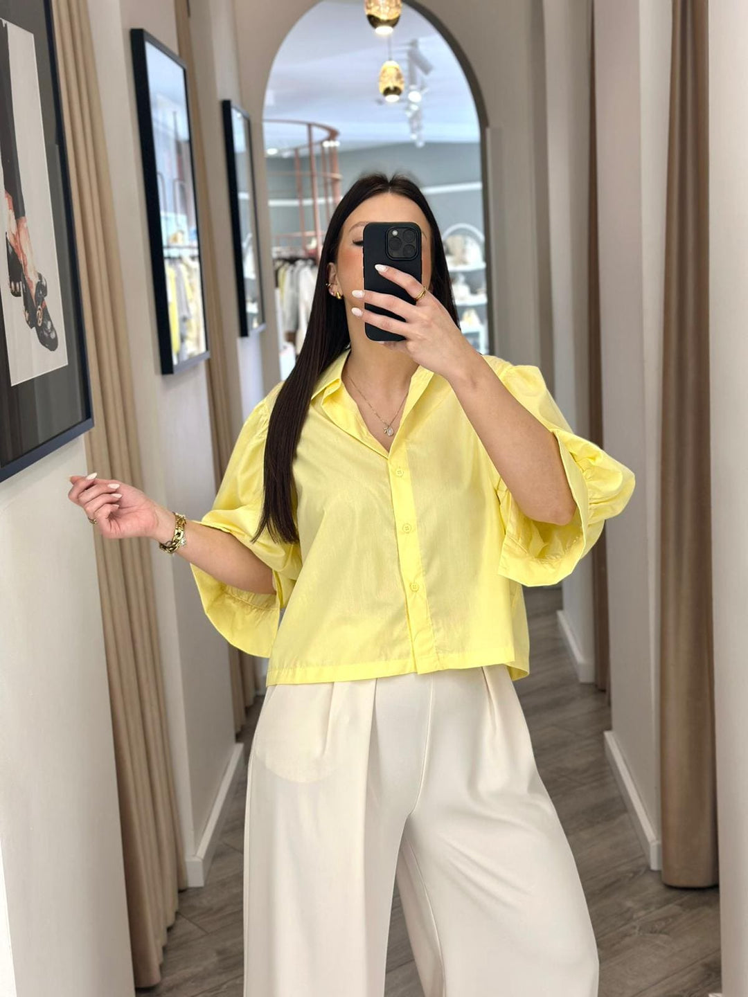 CAMISA AMARELA COM MANGA VOLUMOSA PONTO CHIC
