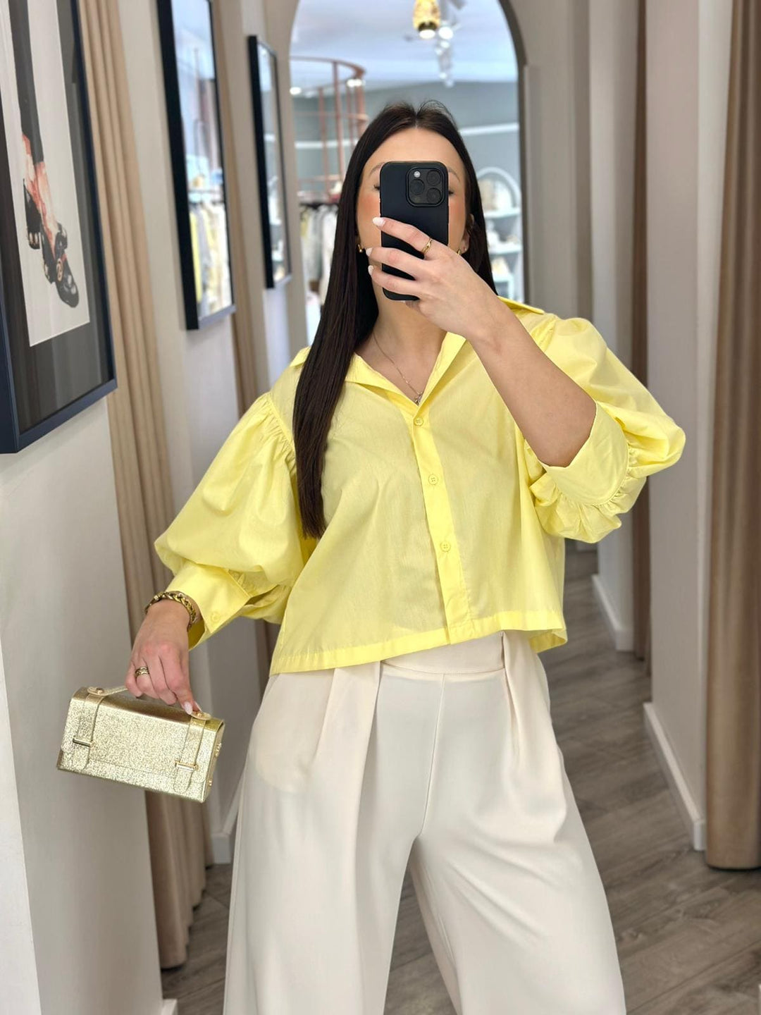 CAMISA AMARELA COM MANGA VOLUMOSA PONTO CHIC