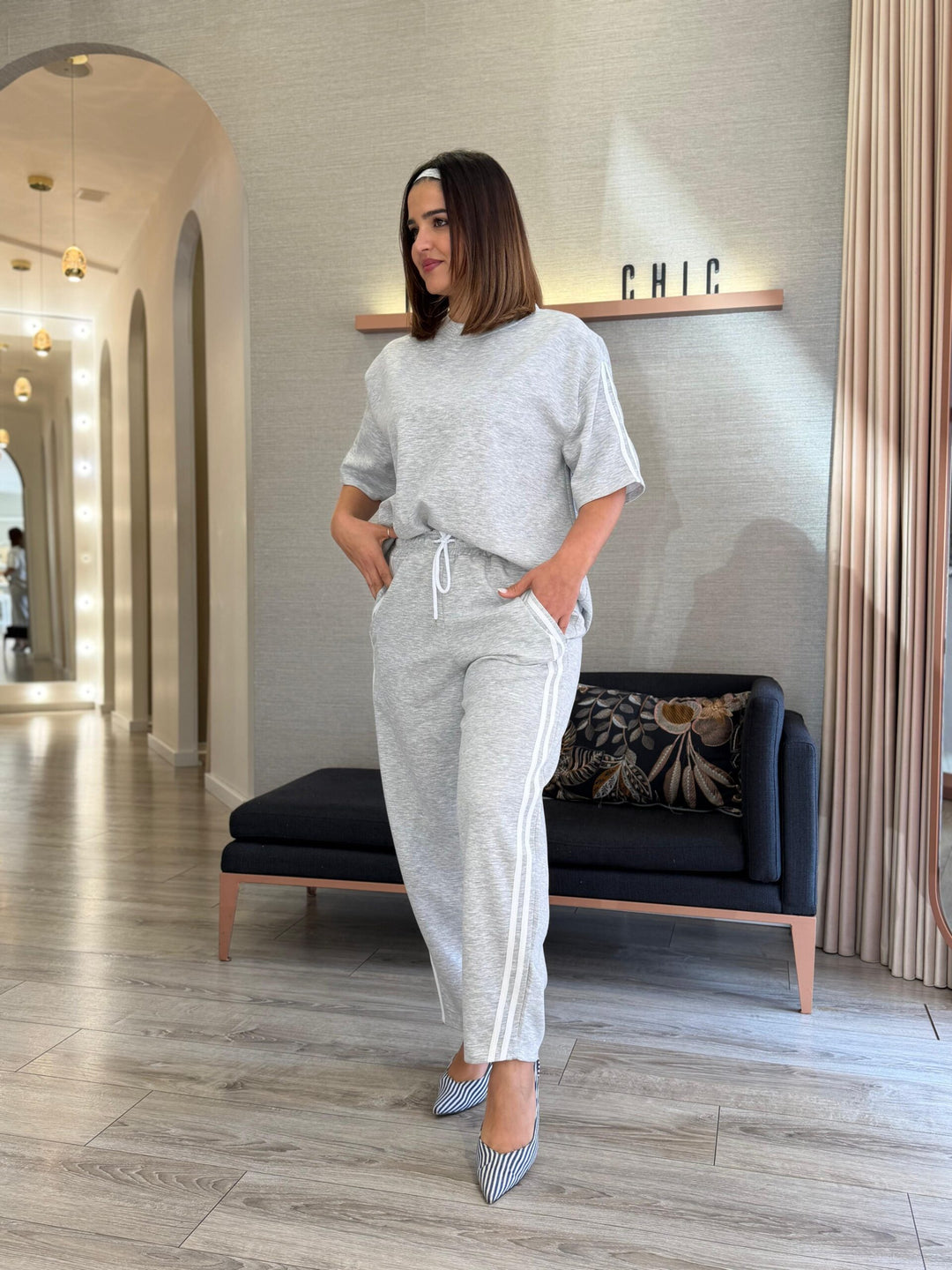 CONJUNTO CINZA COM SWEAT E CALÇA COM FAIXA LATERAL PONTO CHIC