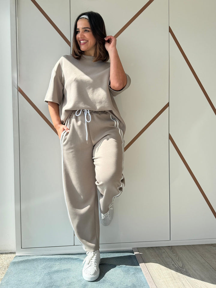 CONJUNTO TAUPE COM SWEAT E CALÇA COM FAIXA LATERAL PONTO CHIC