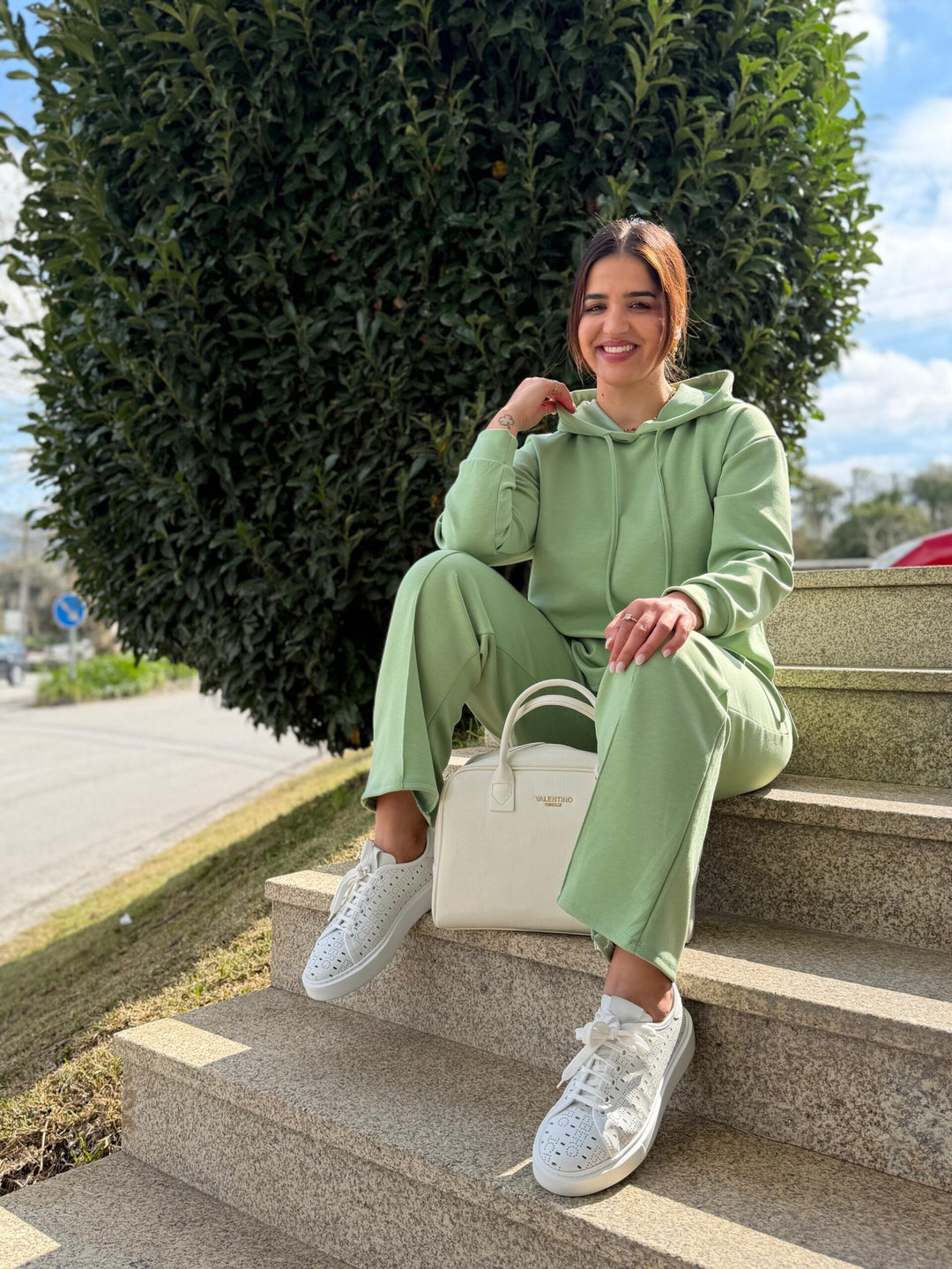 CONJUNTO VERDE COM SWEAT COM CAPUZ E CALÇA PONTO CHIC