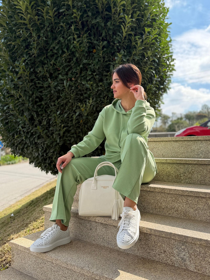 CONJUNTO VERDE COM SWEAT COM CAPUZ E CALÇA PONTO CHIC