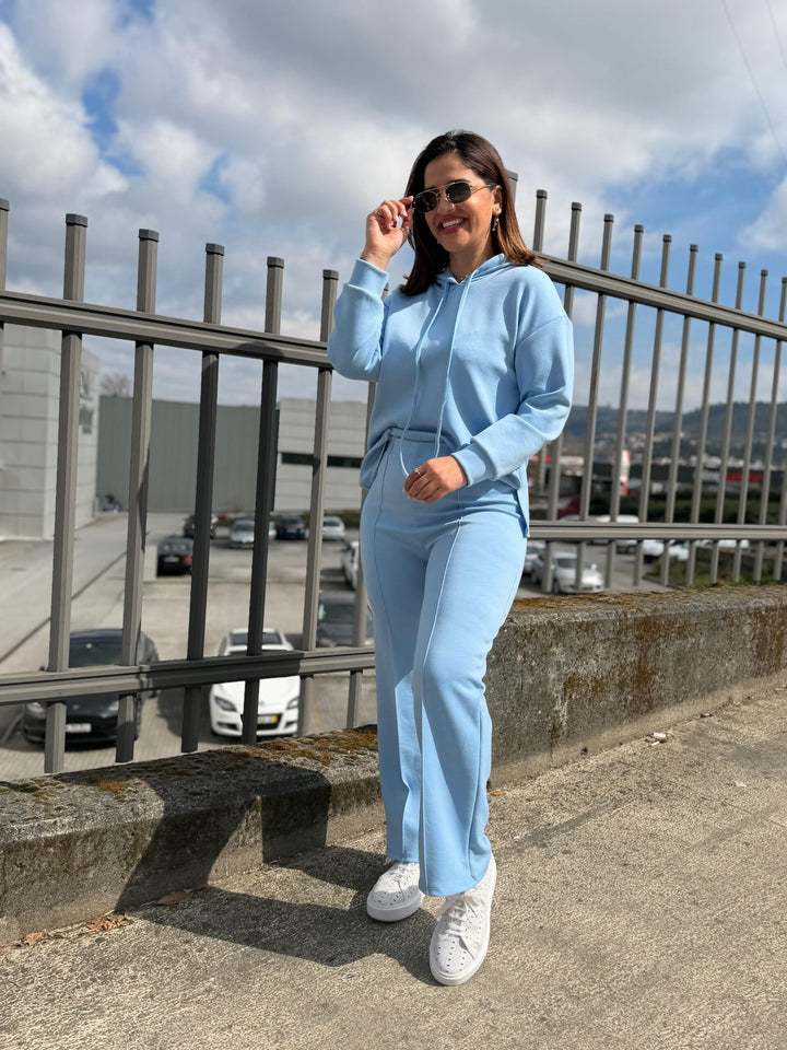 CONJUNTO AZUL CLARO COM SWEAT COM CAPUZ E CALÇA PONTO CHIC