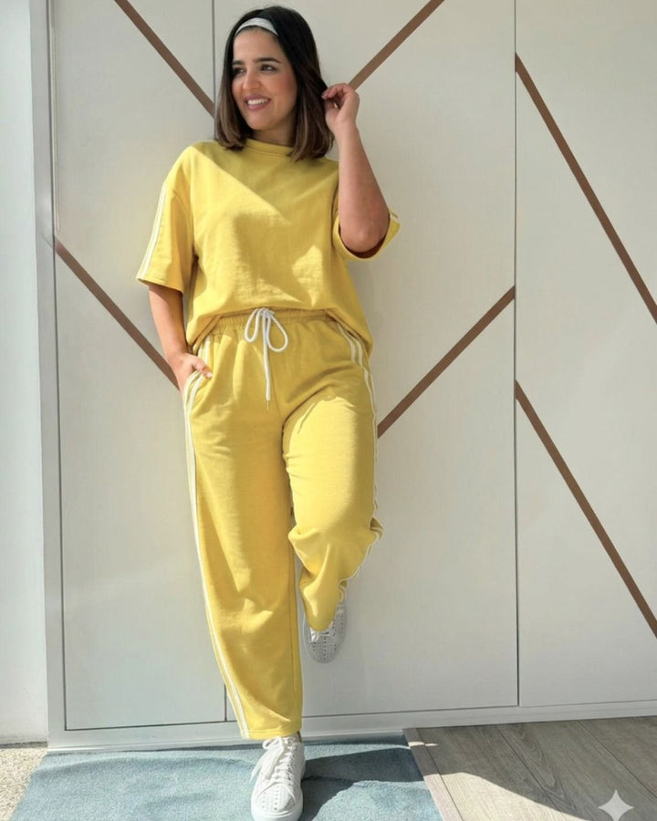 CONJUNTO AMARELO COM SWEAT E CALÇA COM FAIXA LATERAL PONTO CHIC