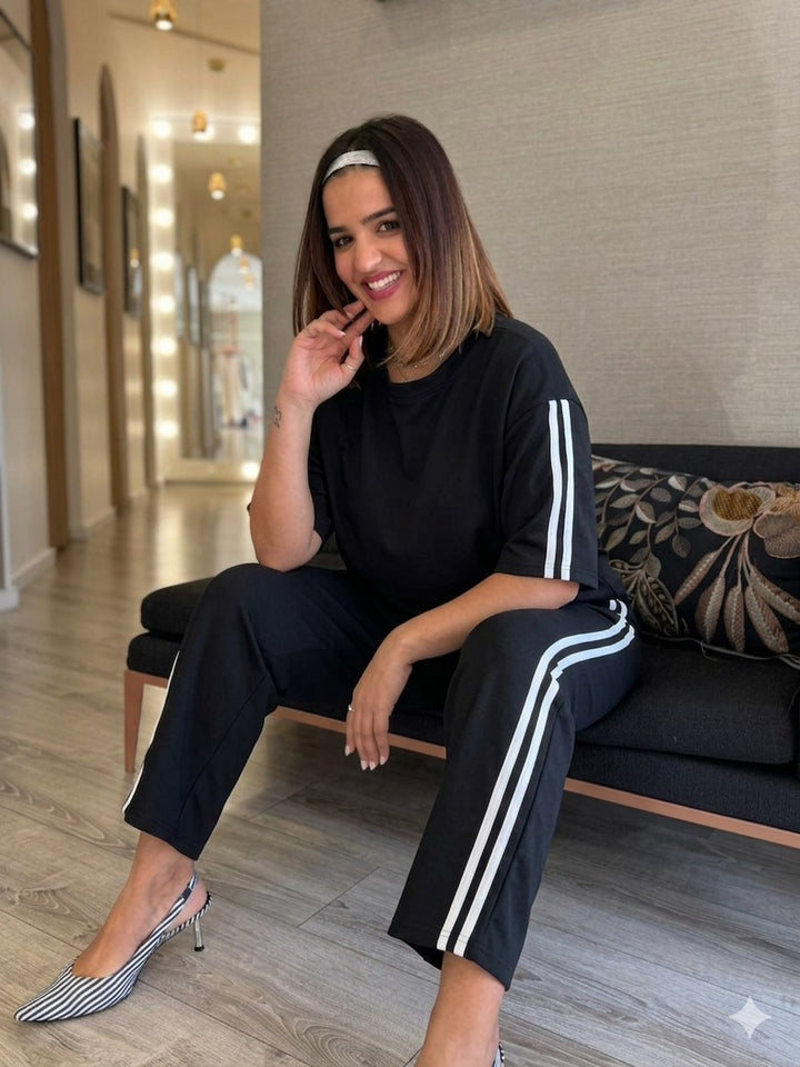CONJUNTO PRETO COM SWEAT E CALÇA COM FAIXA LATERAL PONTO CHIC