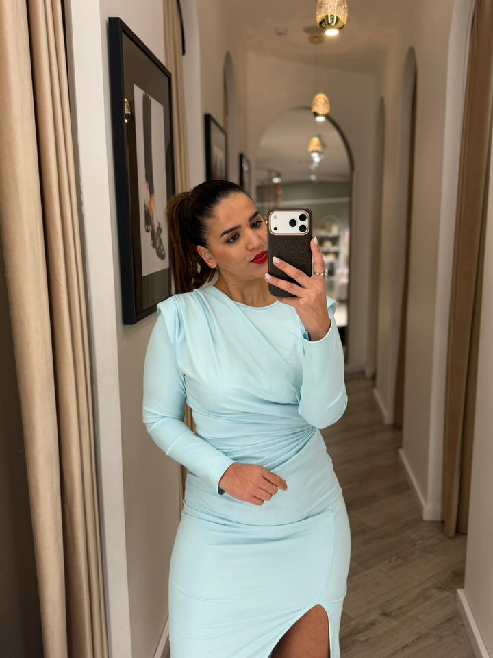 VESTIDO MIDI AZUL BEBE DRAPEADO COM MANGA COMPRIDA PONTO CHIC