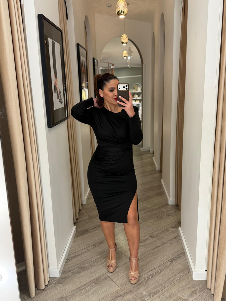 VESTIDO MIDI PRETO DRAPEADO COM MANGA COMPRIDA PONTO CHIC