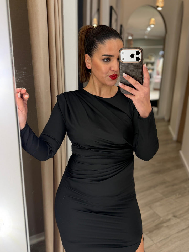 VESTIDO MIDI PRETO DRAPEADO COM MANGA COMPRIDA PONTO CHIC