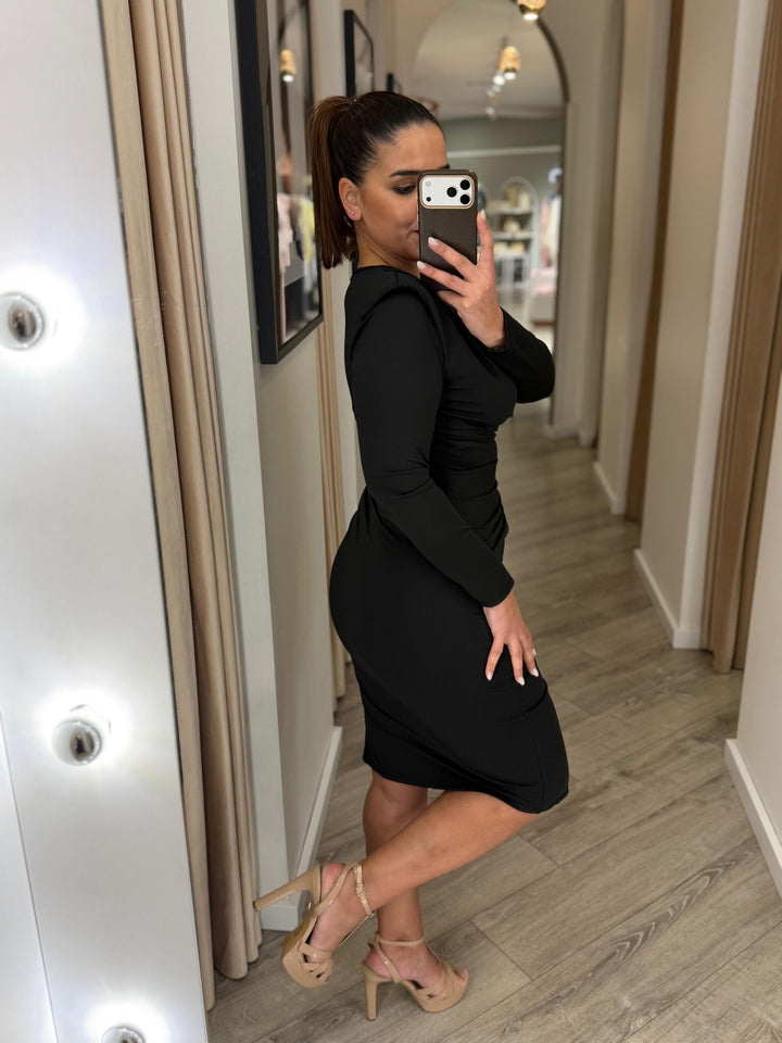 VESTIDO MIDI PRETO DRAPEADO COM MANGA COMPRIDA PONTO CHIC