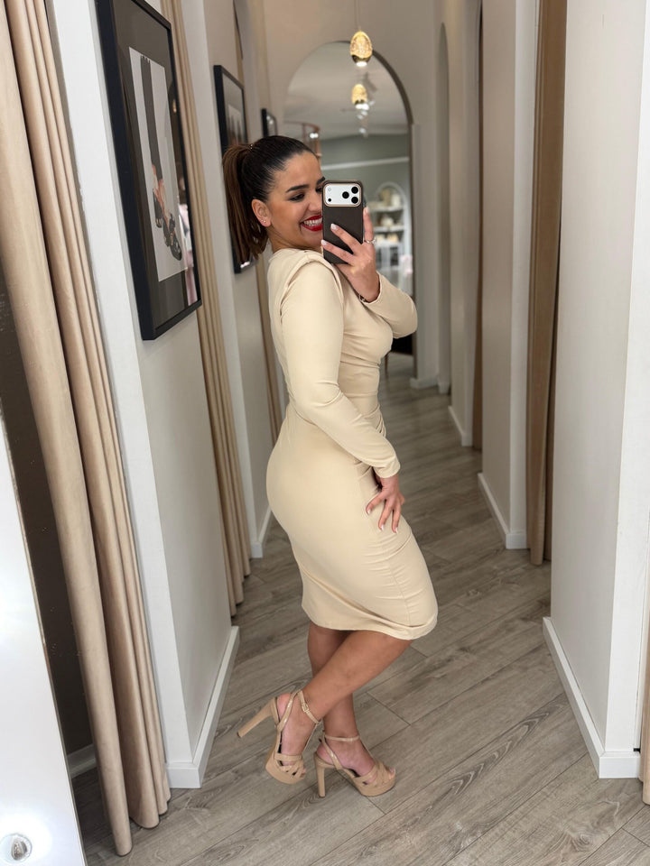 VESTIDO MIDI BEGE DRAPEADO COM MANGA COMPRIDA PONTO CHIC