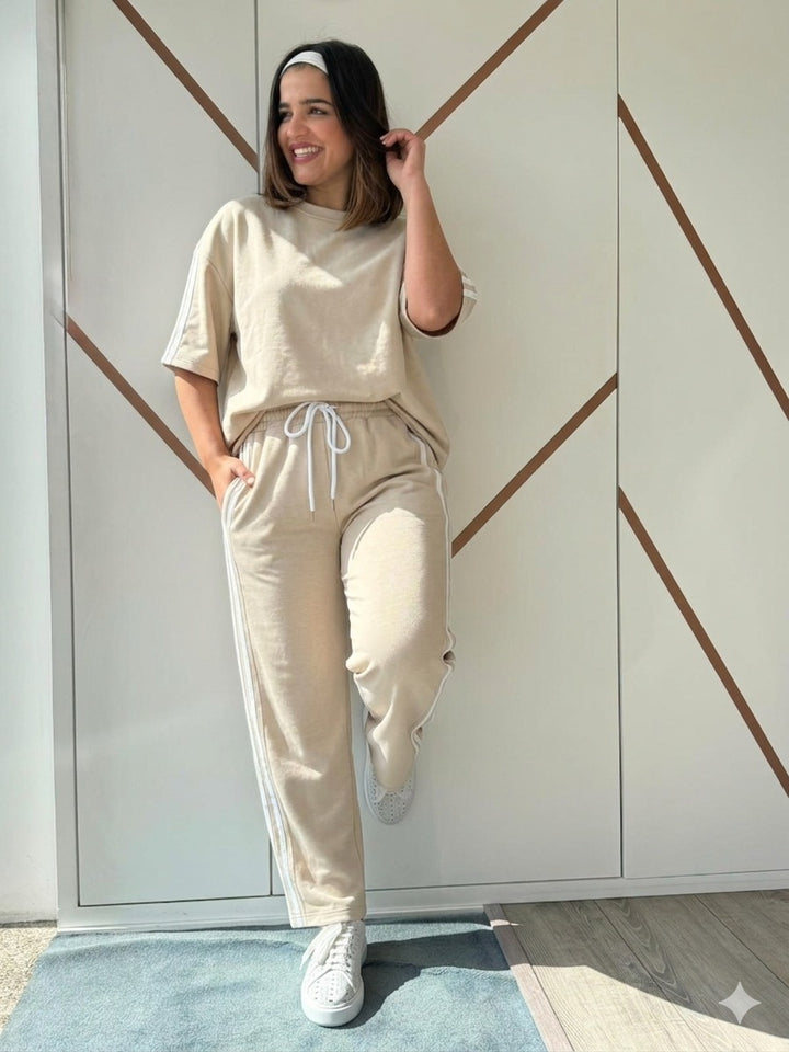 CONJUNTO BEGE COM SWEAT E CALÇA COM FAIXA LATERAL PONTO CHIC