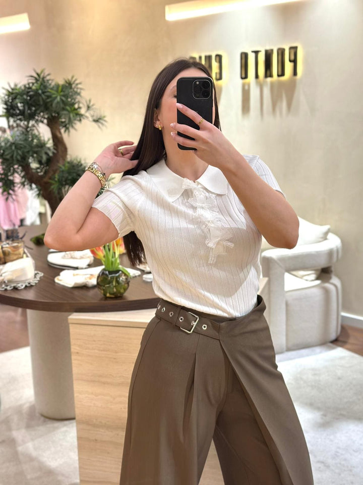POLO BRANCO COM LAÇOS EM RENDA PONTO CHIC
