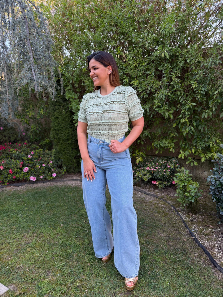 CAMISOLA VERDE EM RENDA COM FOLHOS PONTO CHIC