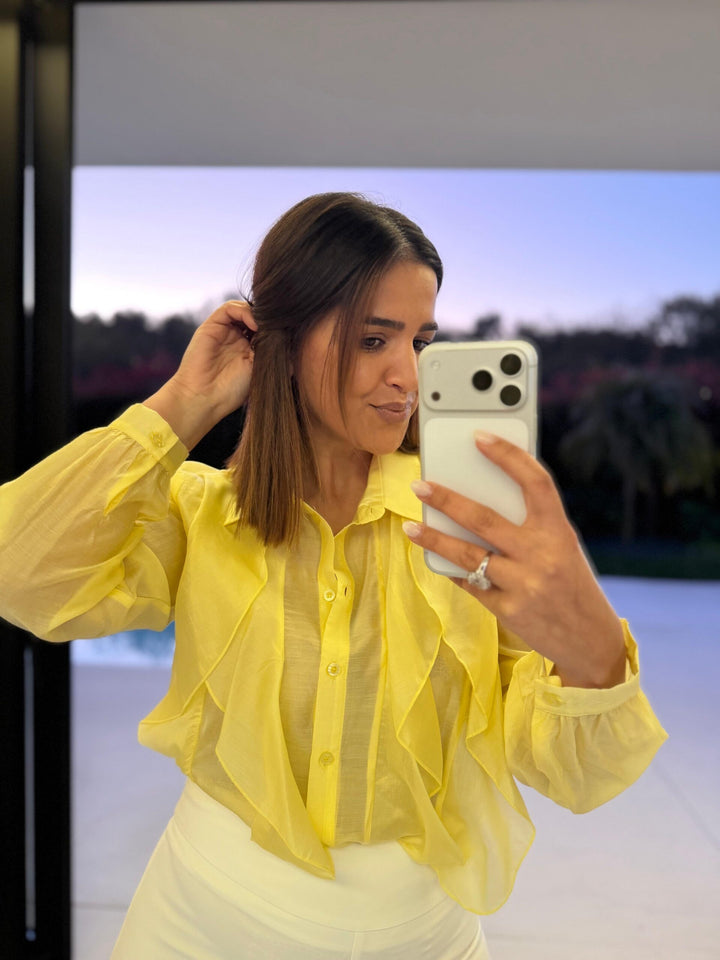 BLUSA AMARELO CLARO COM FOLHOS RINASCIMENTO