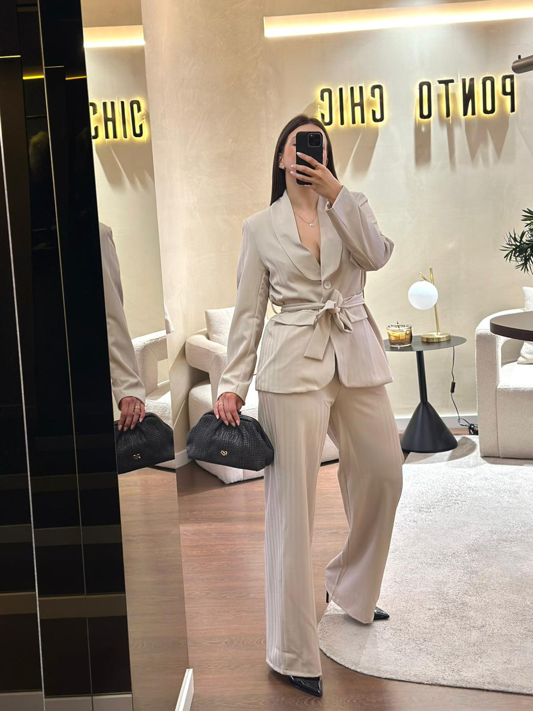 CONJUNTO BEGE COM BLAZER E CALÇA PONTO CHIC