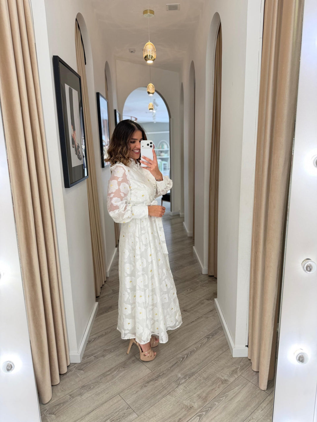 VESTIDO CAMISEIRO BRANCO FLORAL COM CINTO PONTO CHIC