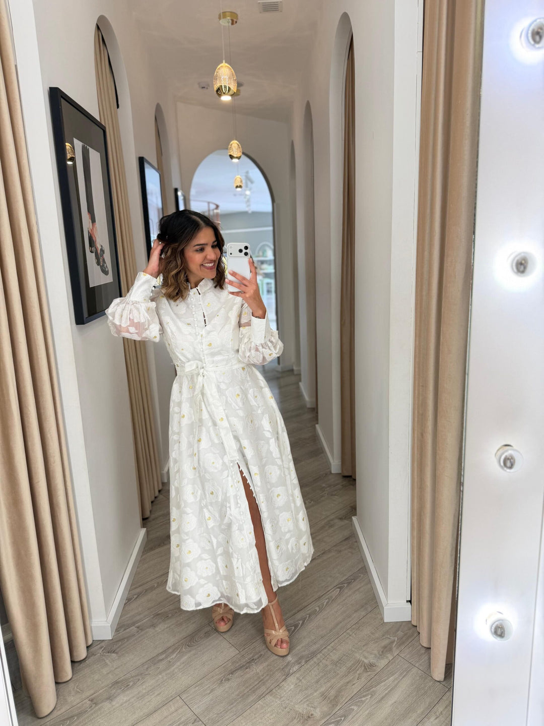 VESTIDO CAMISEIRO BRANCO FLORAL COM CINTO PONTO CHIC
