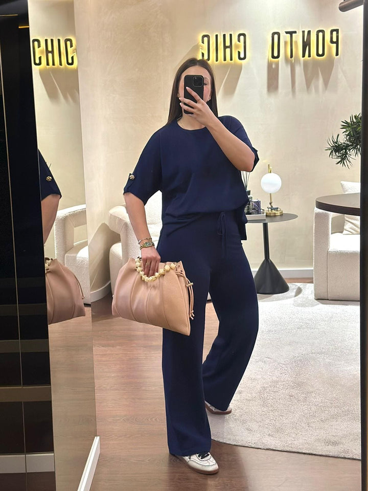 CONJUNTO AZUL MARINHO EM MALHA COM SWEATSHIRT E CALÇA PONTO CHIC