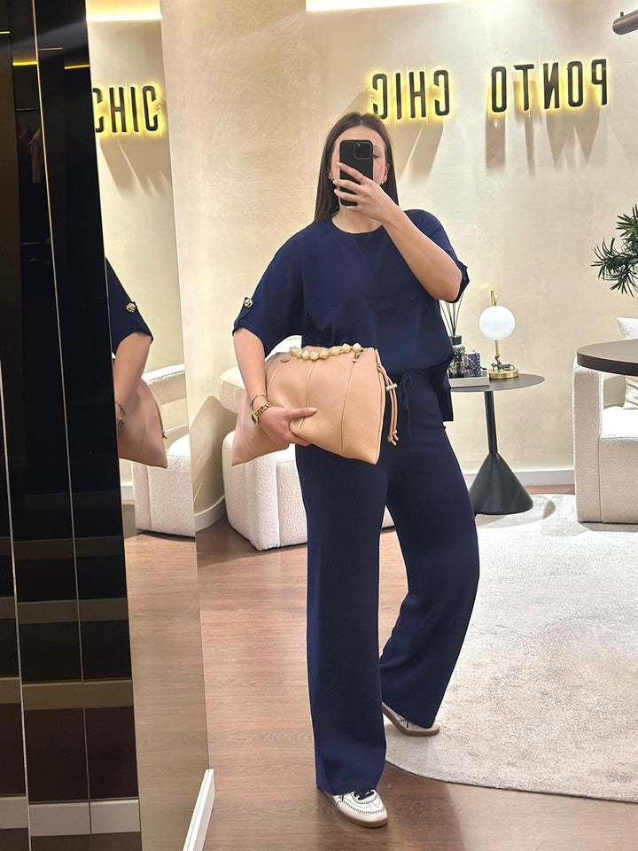CONJUNTO AZUL MARINHO EM MALHA COM SWEATSHIRT E CALÇA PONTO CHIC