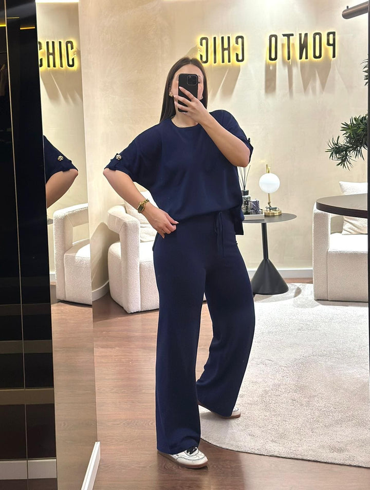 CONJUNTO AZUL MARINHO EM MALHA COM SWEATSHIRT E CALÇA PONTO CHIC